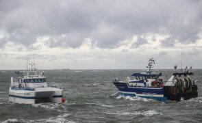 Brexit: França continua a exigir ao Reino Unido 81 licenças de pesca