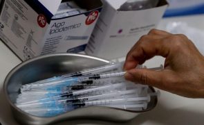 Covid-19: Portugal com 1,9 milhões de cidadãos vacinados com terceira dose