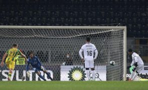 Vitória de Guimarães vence Tondela em jogo com quatro penáltis