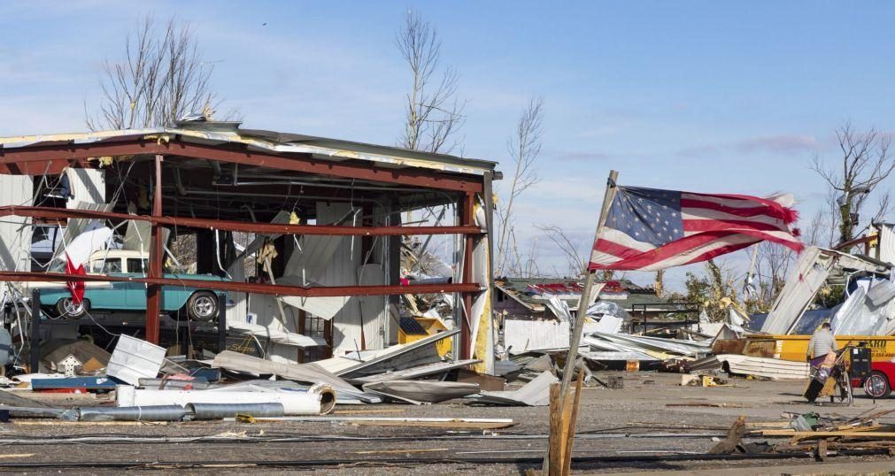 Tornados nos EUA fizeram 83 mortos e equipas de socorro procuram sobreviventes