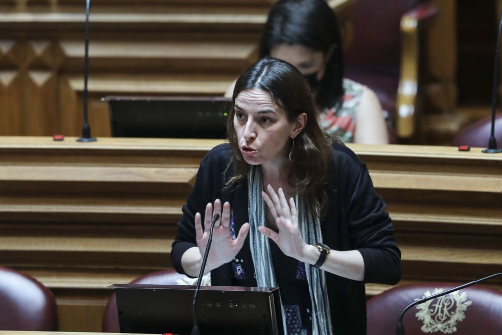 Legislativas: CDU repete Diana Ferreira e Ana Mesquita pelo Porto, Manuel Loff é terceiro