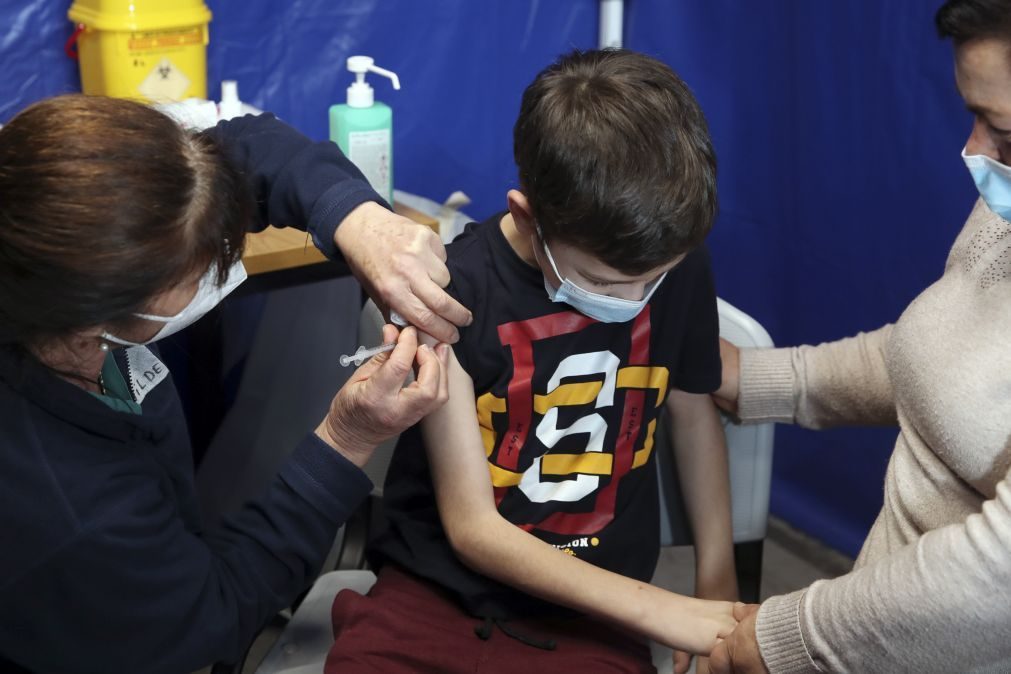 Covid-19: Aberto autoagendamento para vacinação de crianças de nove anos