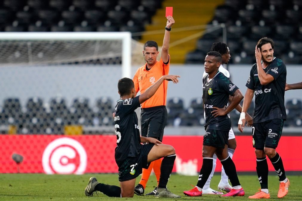 Portugal mantém 36 árbitros internacionais em 2022 e sobe para sete no VAR