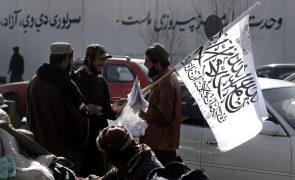 Afeganistão: Arábia Saudita envia primeira ajuda humanitária em novo regime talibã