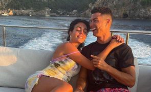 Cristiano Ronaldo e Georgina Rodriguez revelam sexo dos gémeos com vídeo em família