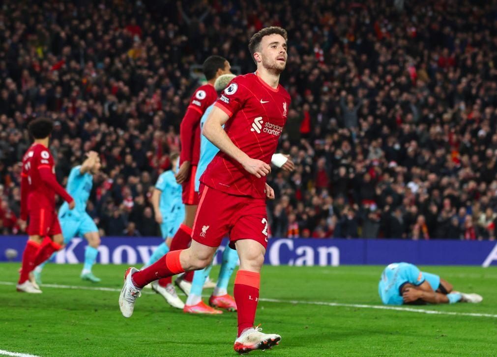 Diogo Jota volta a marcar em nova vitória do Liverpool na 'Premier League'