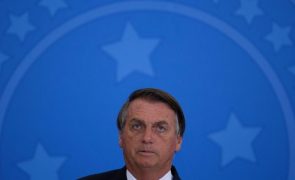 Covid-19: Bolsonaro divulga vídeo em que homem descreve vacinas como 