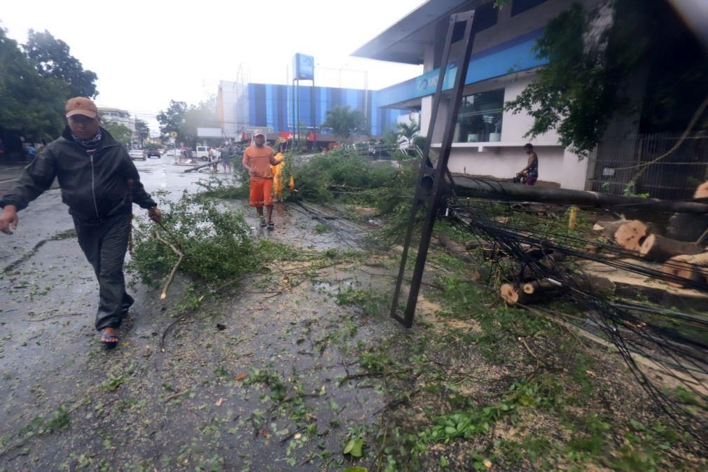 Pelo menos um morto e dois feridos à passagem do tufão Rai pelas Filipinas