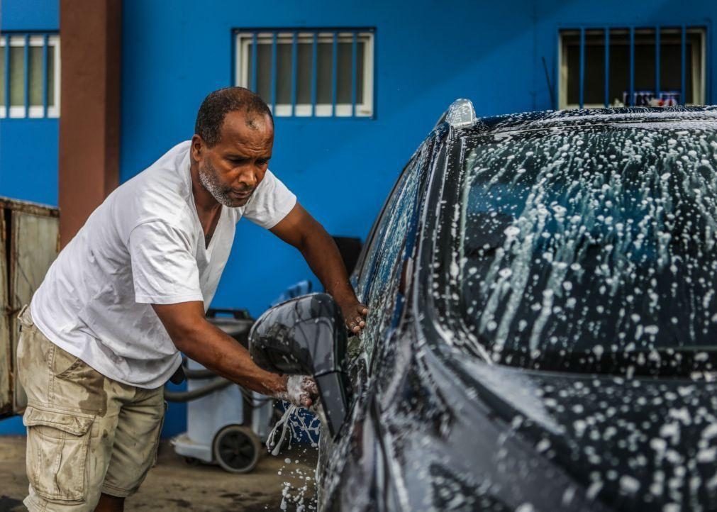 Cabo-verdianos sacrificam-se, mas poupam para montar os próprios negócios