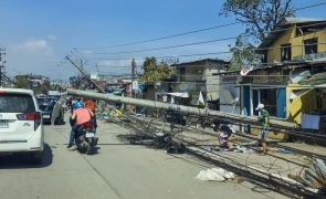 Tufão Rai mata quase 100 pessoas ao passar pelas Filipinas