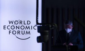 Covid-19: Fórum de Davos previsto para janeiro foi adiado
