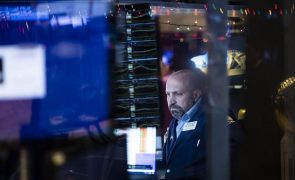 Wall Street inicia semana em baixa e Dow Jones cai 1,58%