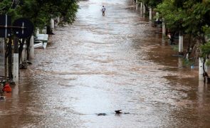 Mais de 11 mil pessoas retiradas das suas casas no Brasil devido a inundações