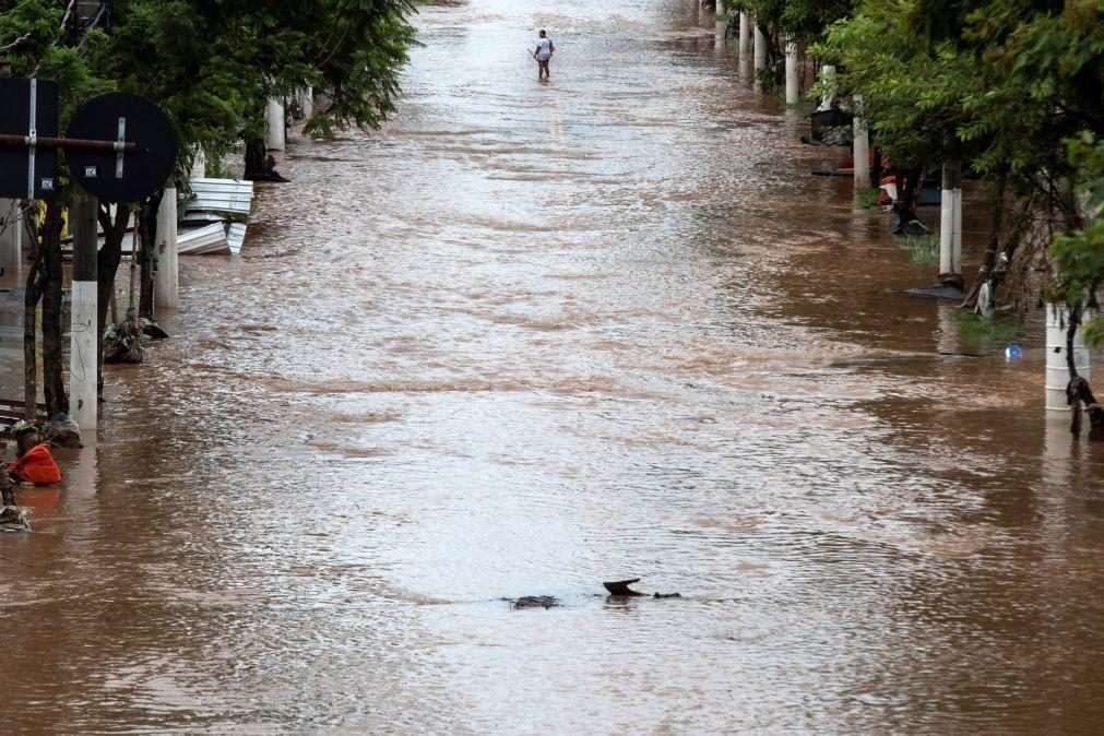 Mais de 11 mil pessoas retiradas das suas casas no Brasil devido a inundações