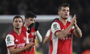 Covid-19: Liga inglesa adia jogo de terça-feira entre Arsenal e Wolverhampton