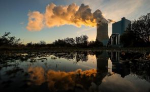 Alemanha desliga 3 centrais nucleares sexta-feira e últimas 3 no final de 2022