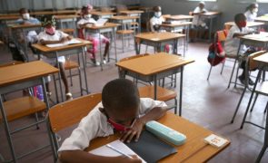 Covid-19: Governo angolano suspende aulas presenciais até 16 de janeiro de 2022