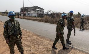 Três capacetes azuis do Bangladesh feridos na República Centro-Africana