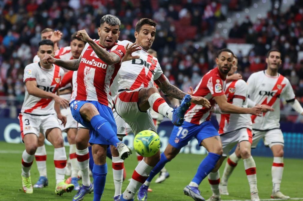 'Bis' de Angel Correa coloca Atlético de Madrid na rota dos triunfos