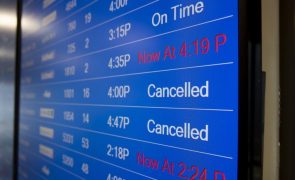 Covid-19: Tempestade e pandemia levam ao cancelamento de mais de 3.600 voos em todo o mundo