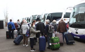 Covid-19: Desembarcados passageiros de cruzeiro atracado em Lisboa, 77 casos confirmados