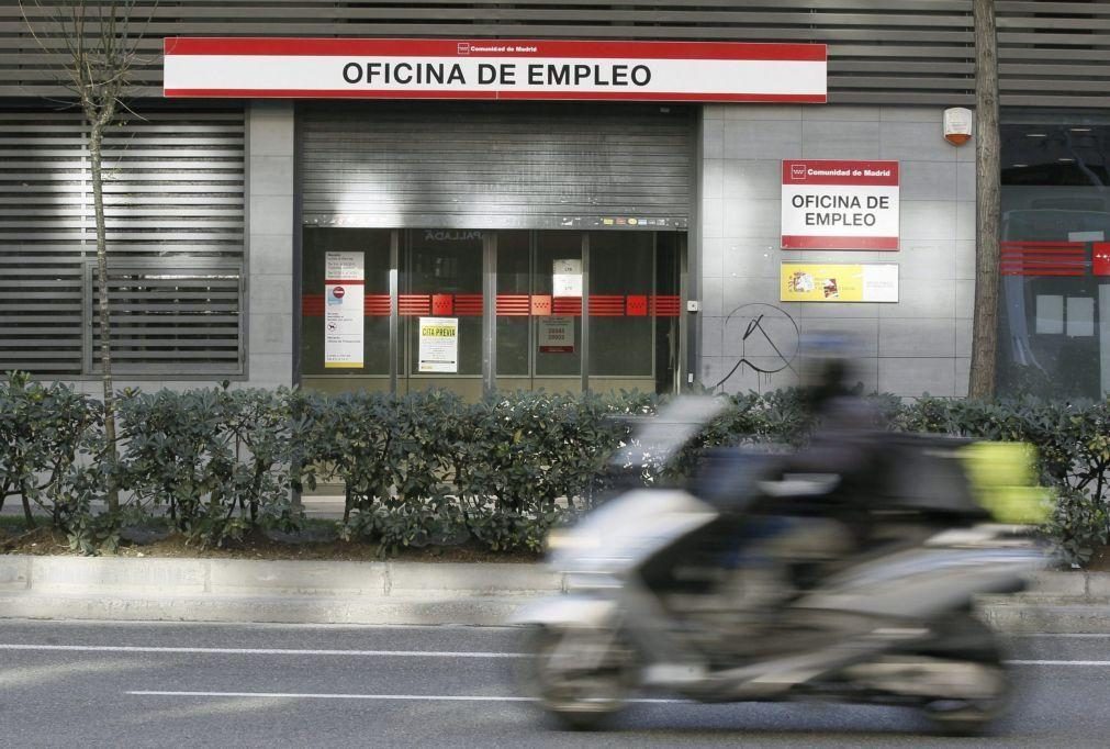 Desemprego em Espanha cai em quase 800.000 pessoas em 2021, o maior corte anual
