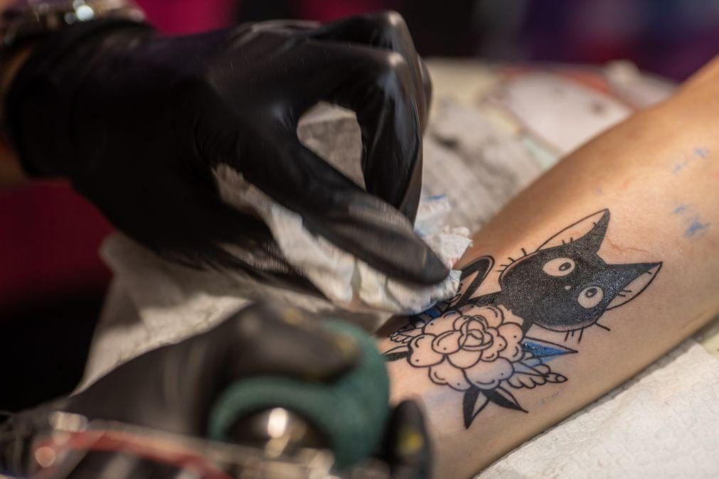 UE restringe produtos perigosos em tintas para tatuagens mais seguras