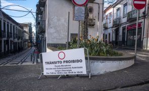 Encerramento de ruas da baixa de Ponta Delgada ao trânsito divide opiniões
