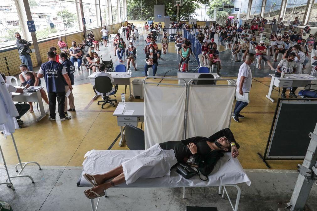 Covid-19: Brasil regista maior número de infeções em três meses