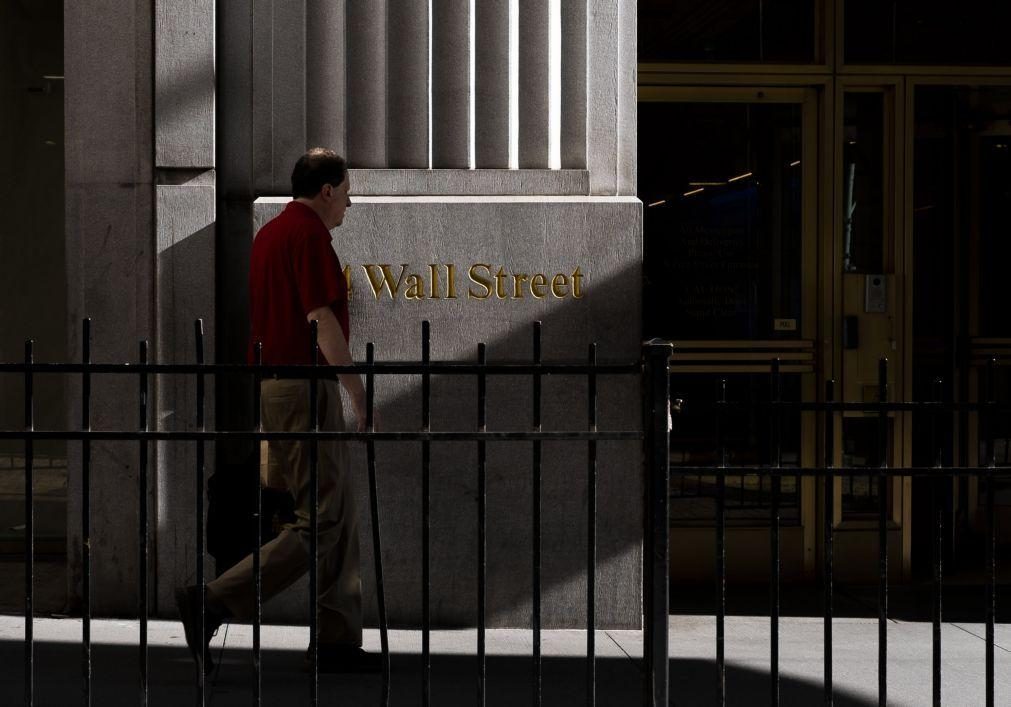 Wall Street fecha em baixa depois de conhecida ata da reunião da Reserva Federal
