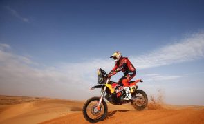 Dakar2022: Toby Price bate Danilo Petrucci e vence quinta etapa nas motas