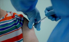 Covid-19: Mais de 87 mil pessoas receberam hoje a terceira dose da vacina