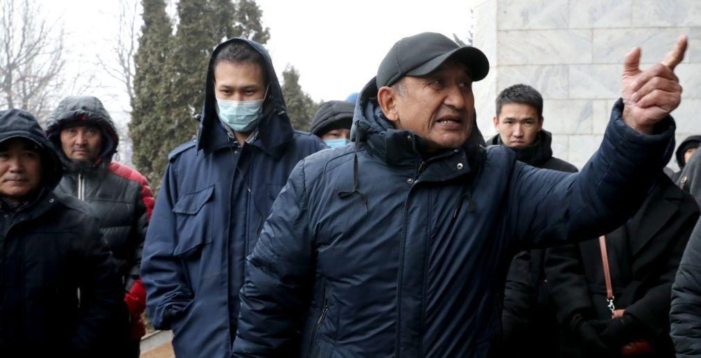 Quirguizes protestam de novo contra envio de forças de paz para o Cazaquistão