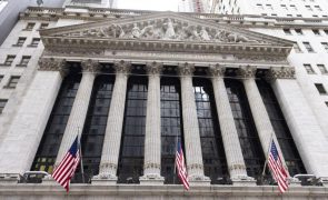 Wall Street acaba em baixa primeira semana do ano