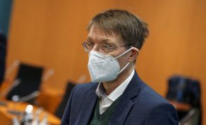 Covid-19: Ministro da Saúde alemão defende vacina obrigatória