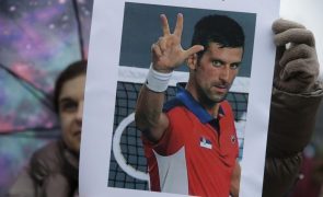 Advogados do Governo australiano perdem recurso para adiar decisão sobre Djokovic