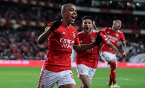 Benfica vence Paços de Ferreira e aproxima-se do Sporting