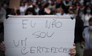 Covid-19: Centenas manifestam-se em Lisboa contra certificado digital [vídeo]