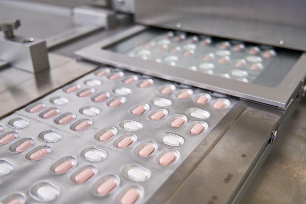 Covid-19: EMA avalia pedido para comercialização de medicamento da Pfizer