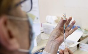 Covid-19: Mais de 80% dos adultos da UE estão totalmente vacinados mas Bruxelas pede mais