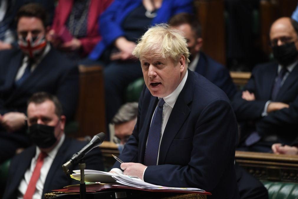Boris Johnson arrisca ser investigado pela polícia por violar confinamento em 2020
