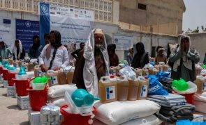 Afeganistão: EUA vão doar 265 ME este ano para ajuda inicial contra crise humanitária