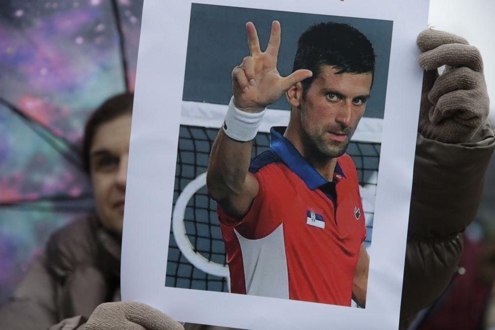 Djokovic deu informações falsas à chegada à Austrália