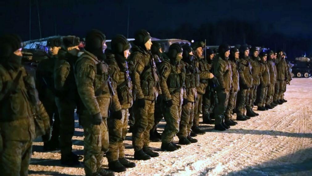 Rússia anuncia novos exercícios militares na fronteira com Ucrânia