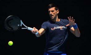 Djokovic admite erros na declaração de entrada na Austrália e após testar positivo à covid-19