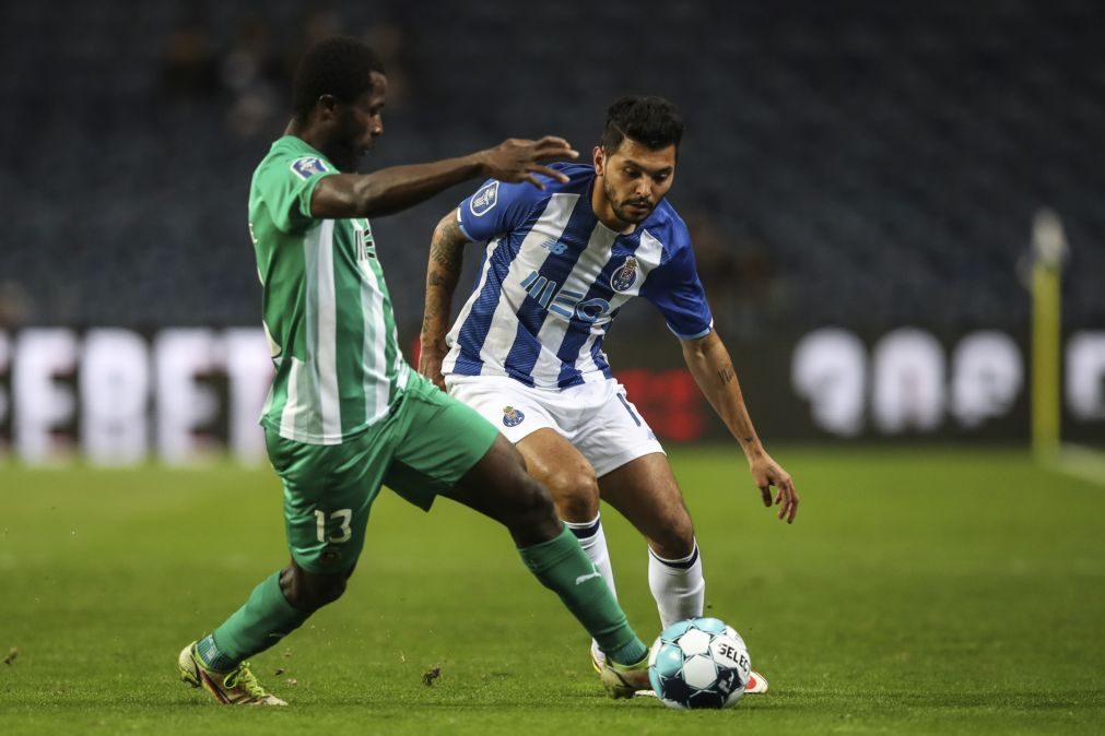 Jesús Corona deixa FC Porto e assina pelo Sevilha até 2025