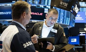 Wall Street continua em terreno positivo após dois dias a subir
