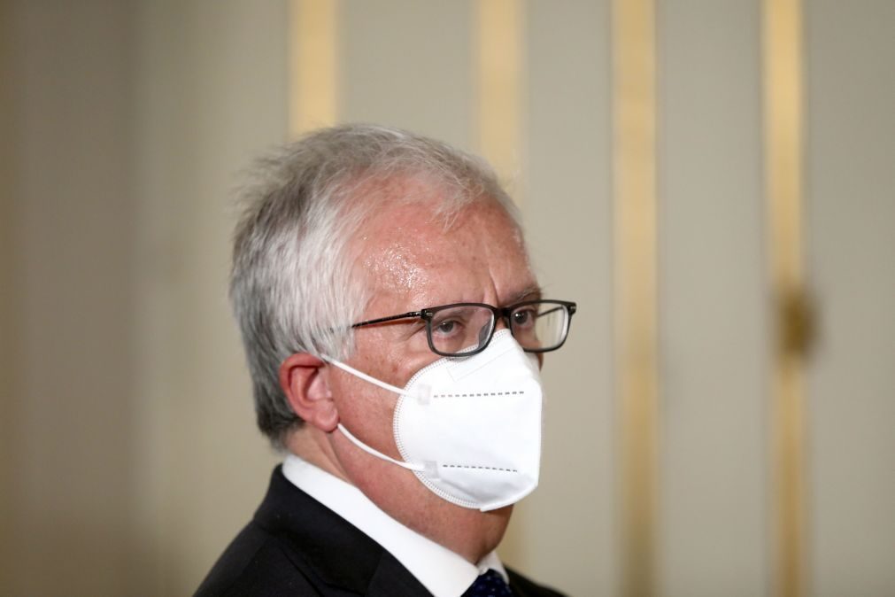 Ministério Público manda constituir arguido ex-ministro Eduardo Cabrita