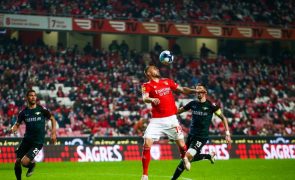 Benfica empata com Moreirense e pode ver rivais aumentarem a vantagem