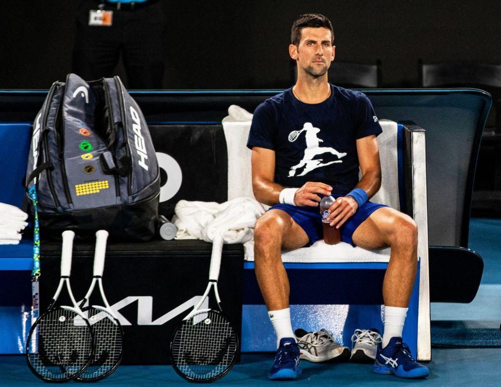Djokovic deportado e fora do Open da Austrália: «Muito desapontado»
